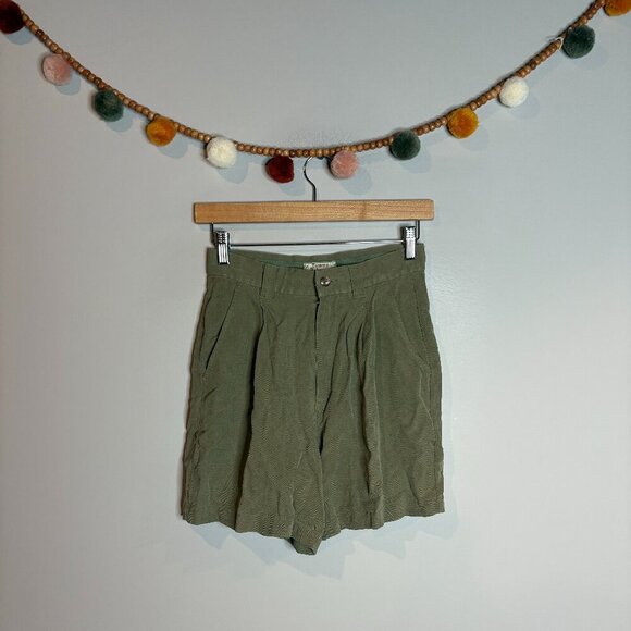Vtg Tommy Bahama olive green silk trouser shorts - Picture 1 of 3